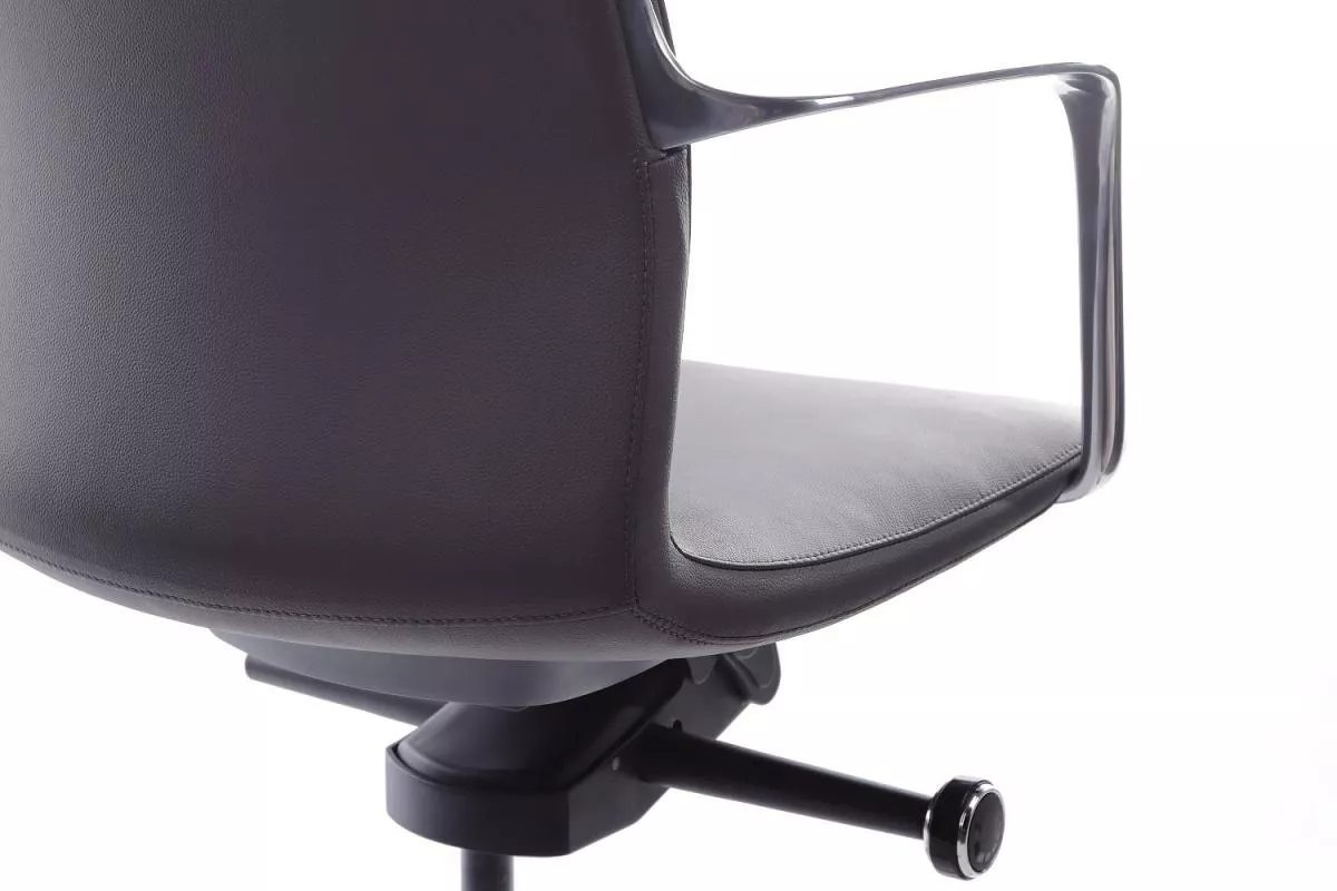 Кресло компьютерное riva chair 706e